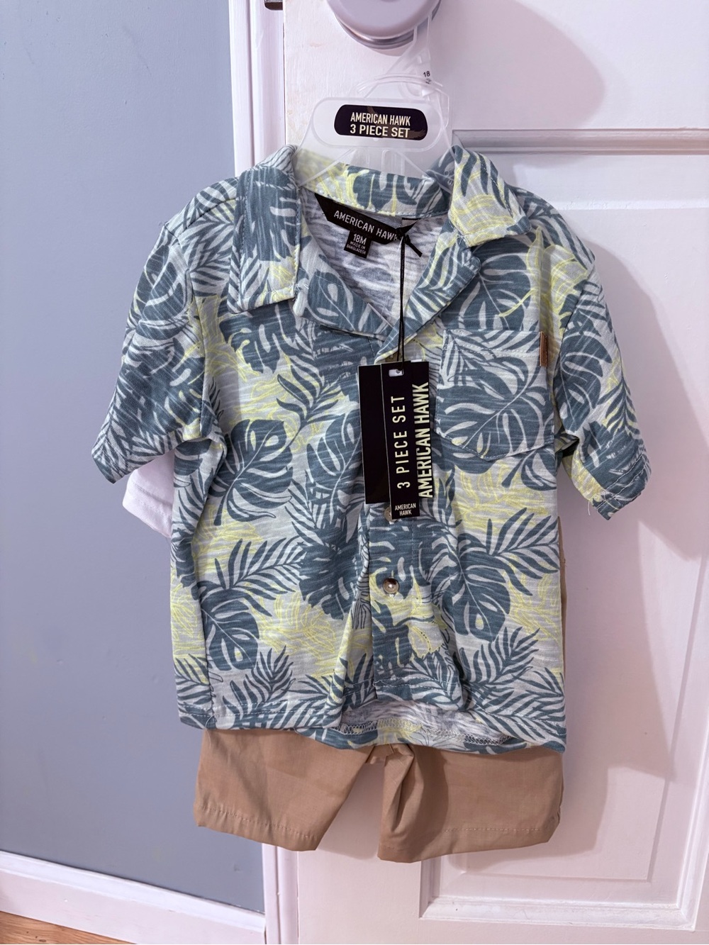 American Hawk Boys' Gray & Yellow Leaf Print Button-Down Shirt